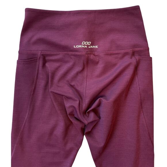 EUC Lorna Jane Wine Cropped Capri Athletic Leggings Size Small - Picture 3 of 7